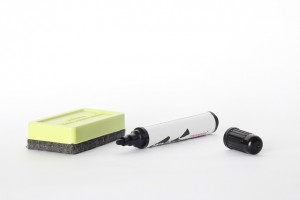 whiteboard-accessories-69155_640